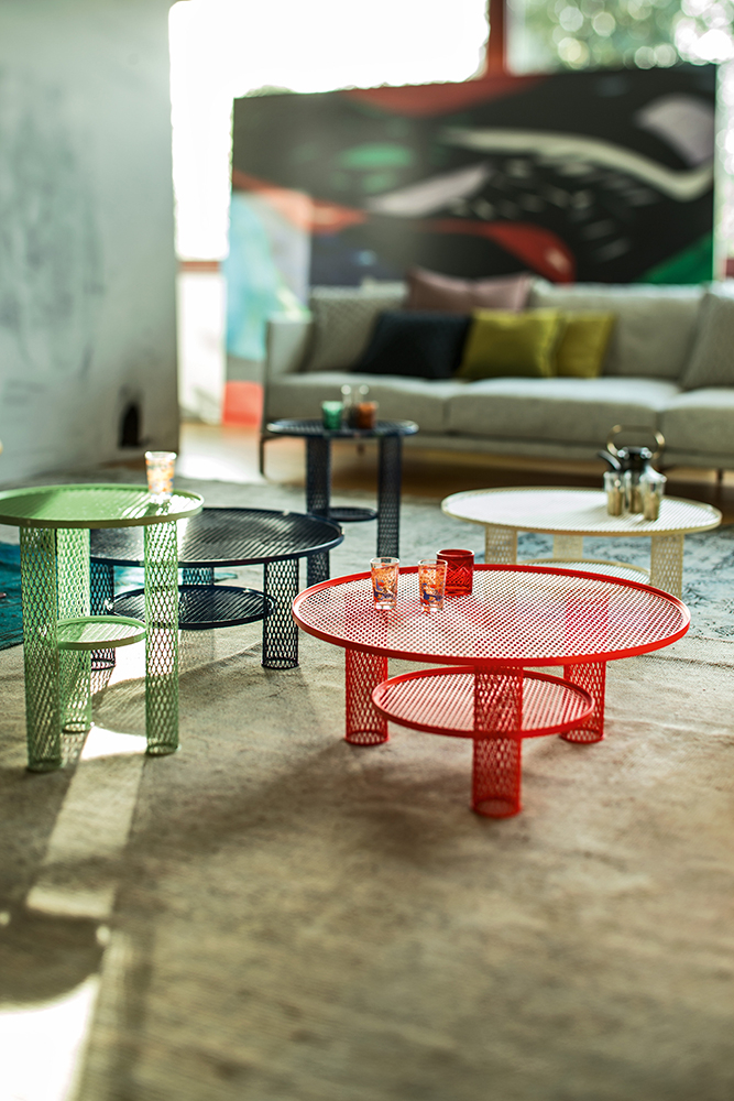 Свежо мебель. Столик Moroso. Button Table b&b Italia tb80r.